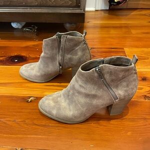 Brown leather boots, size 10, worn regularly